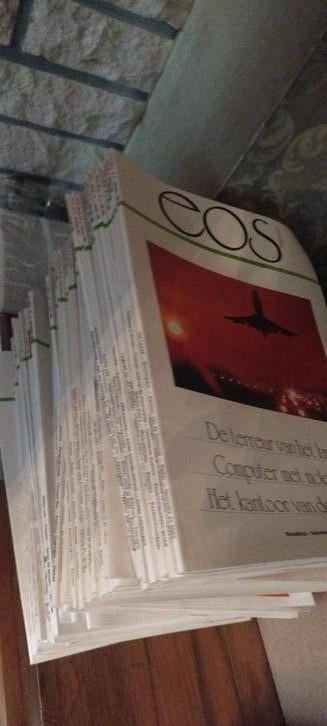 De nombreux livres scientifiques d'Eos datant des années 80, Enlèvement, Utilisé