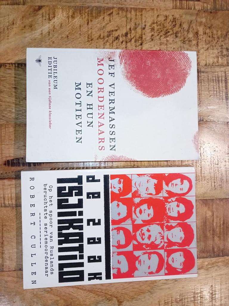 Boeken moordenaars, Boeken, Ophalen, Zo goed als nieuw