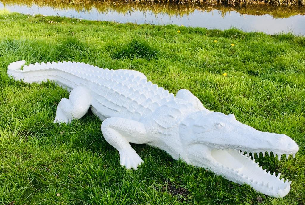 Krokodil kunst tuin beeld, Tuin en Terras, Ophalen of Verzenden, Nieuw, Kunststof, Dierenbeeld