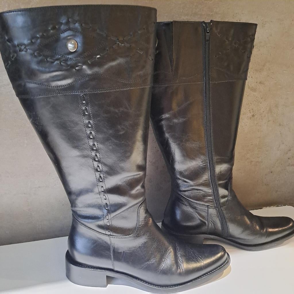 zwarte laarzen, geschikt voor brede kuiten, maat 38, Kleding | Dames, Hoge laarzen, Zwart, Ophalen of Verzenden, Zo goed als nieuw