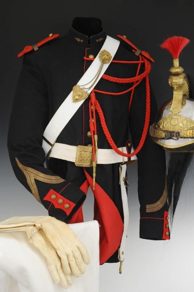 Compleet uniform Garde Républicaine, Envoi