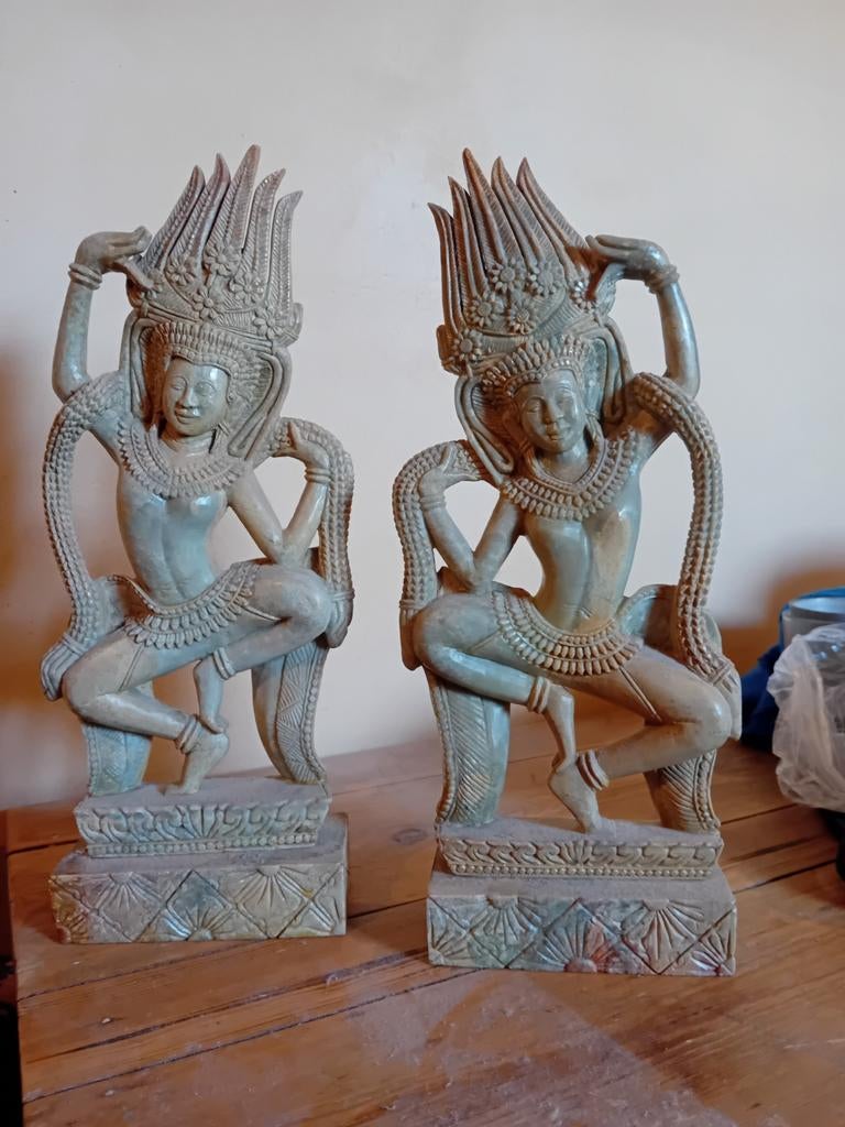 Beeldjes apsara dansers khmer, Enlèvement