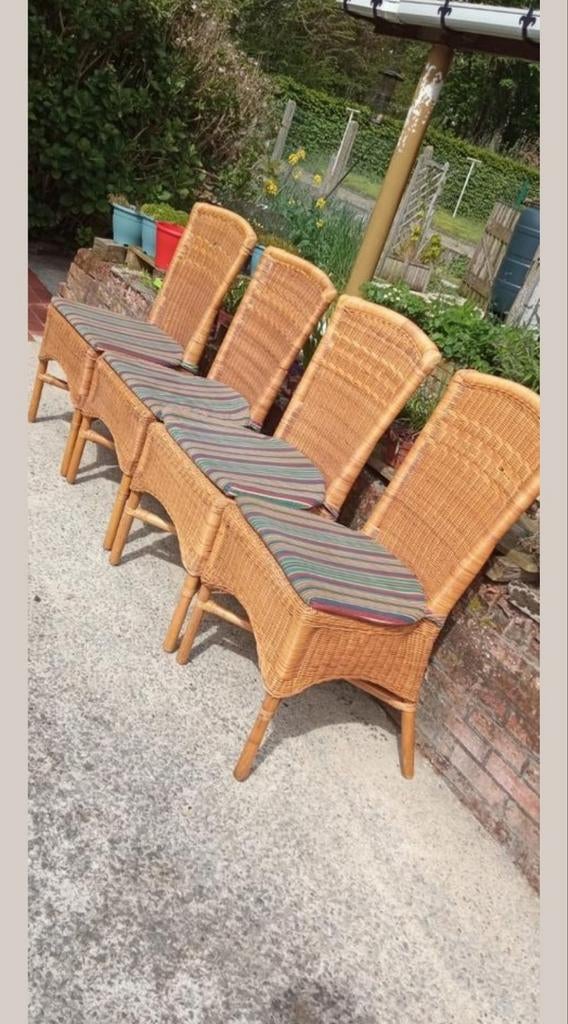 Tuinstoelen met kussens, Ophalen