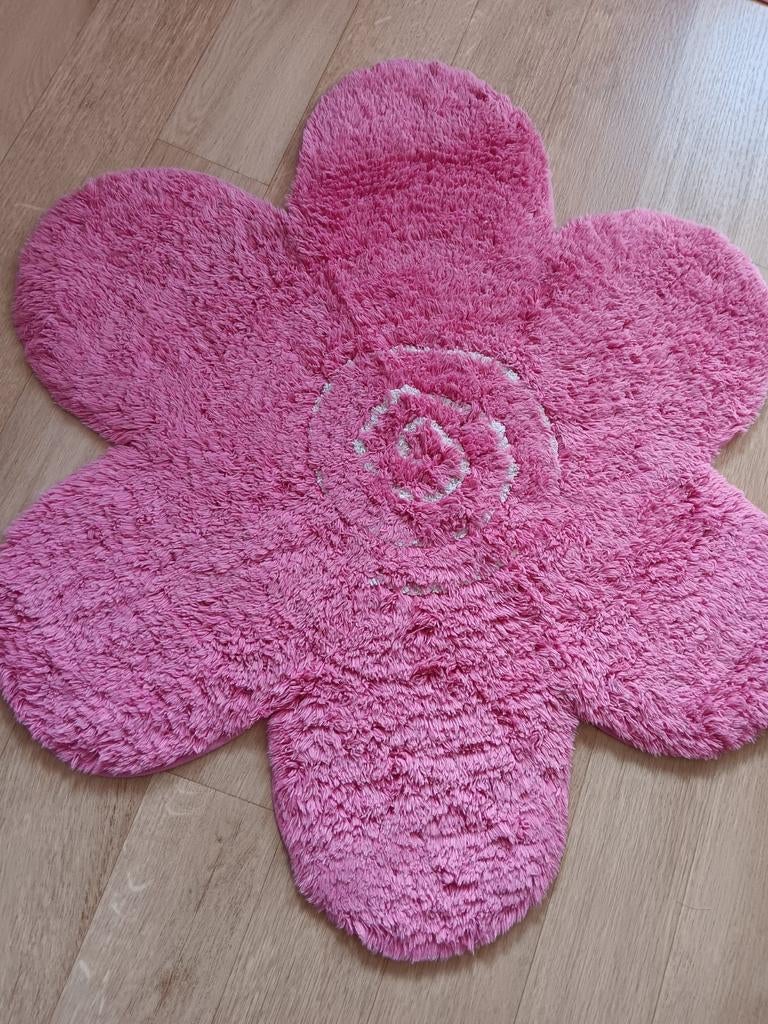 Roze bloemetjes- tapijt, Huis en Inrichting, Stoffering | Tapijten en Vloerkleden, Ophalen of Verzenden, Zo goed als nieuw