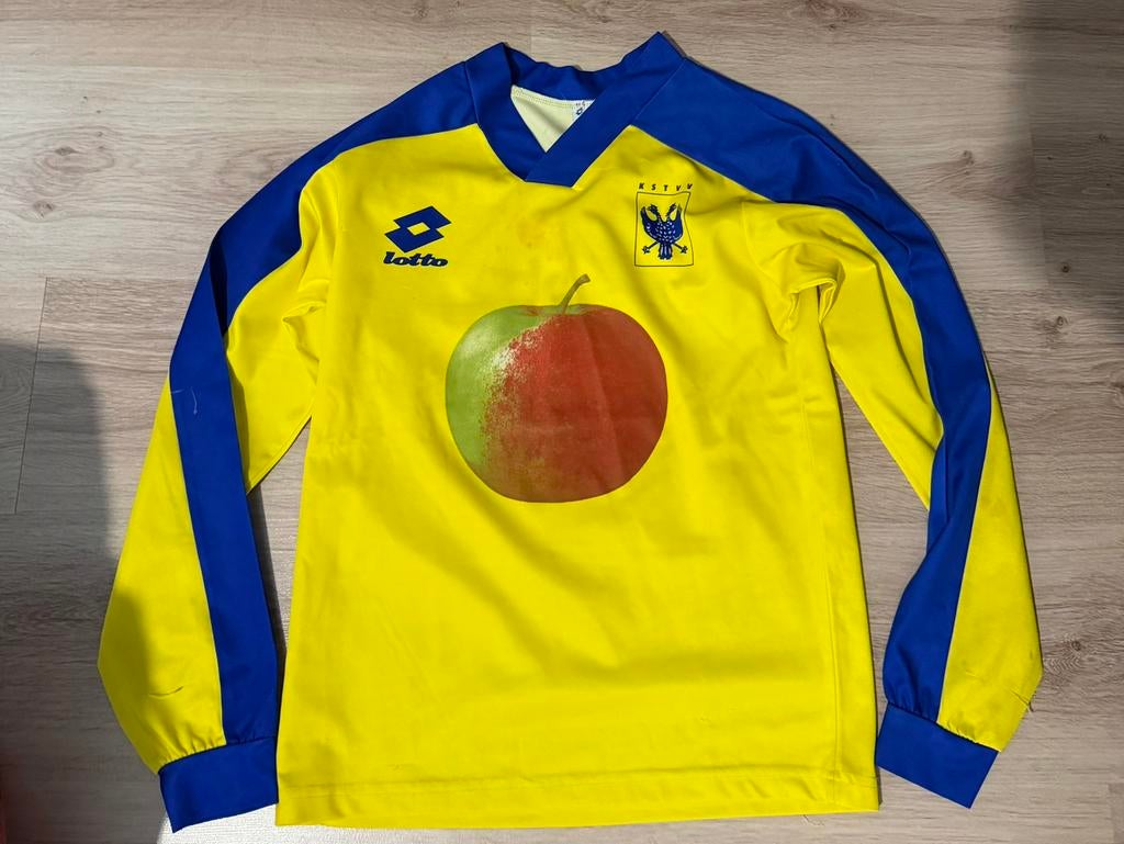 Unkek retro jonagold stvv shirt, Enlèvement