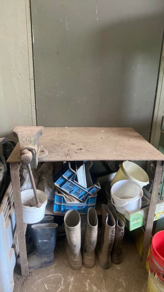 Massief metalen werkbank, Ophalen, Gebruikt, 70 tot 120 cm, Bankschroef