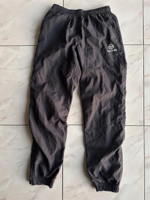 Pantalon de sport Sergio Tacchini taille S (nr1556a), Vêtements | Hommes, Vêtements de sport, Porté, Général, Taille 46 (S) ou plus petite