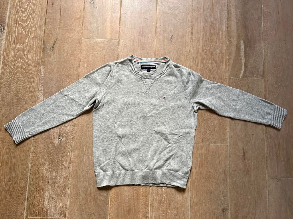 Splinternieuwe pull van Tommy Hilfiger maat 116, Neuf, Garçon ou Fille, Enlèvement ou Envoi, Pull ou Veste