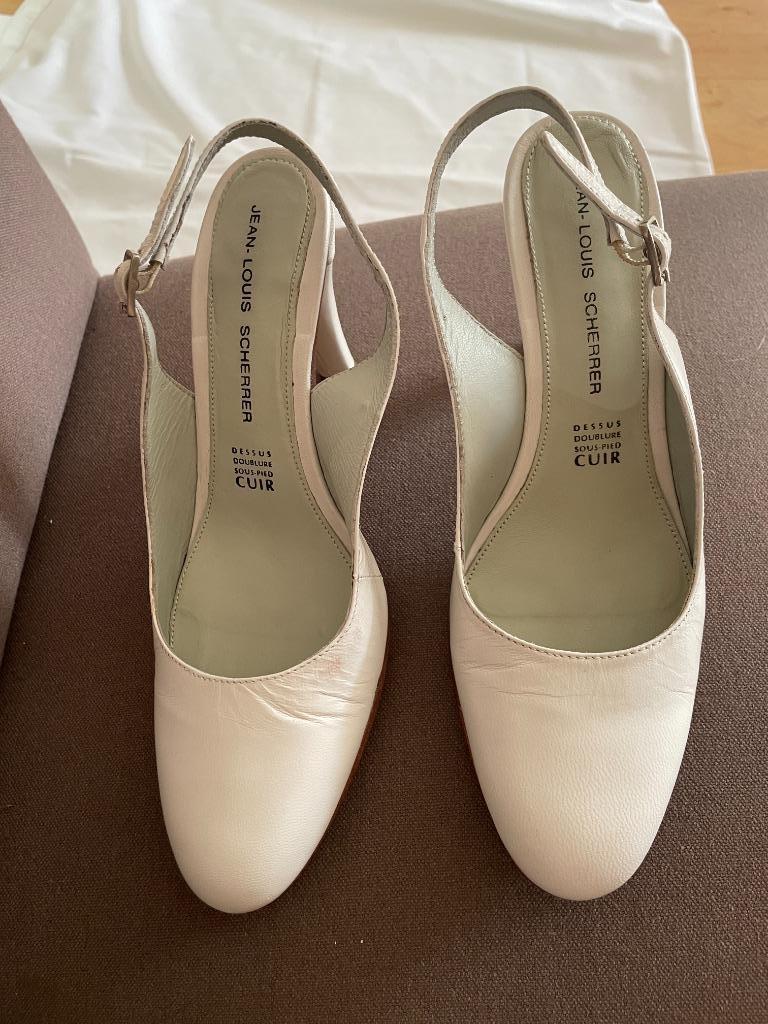 ESCARPINS blancs très confortables T39 J-Louis SCHERRER, Enlèvement ou Envoi, Comme neuf, Blanc, Jean-Louis Scherrer