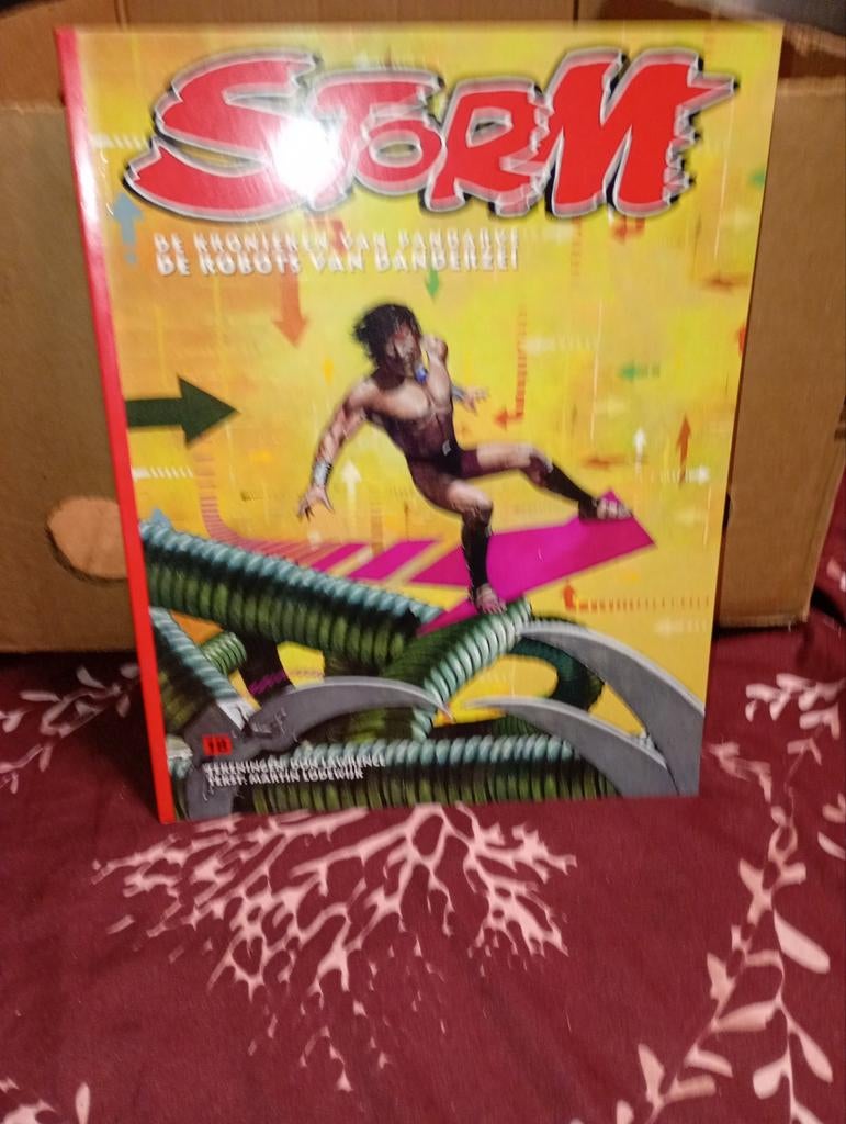 Couverture souple en couleur non lue de la série, STORM,, Une BD, Enlèvement ou Envoi, Comme neuf, Don Lawrence