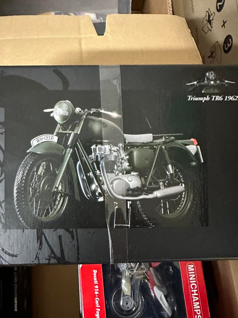 Triumph TR6 Great Escape McQueen 1/12 minichamps, Hobby en Vrije tijd, Modelauto's | 1:5 tot 1:12, Ophalen of Verzenden, Nieuw
