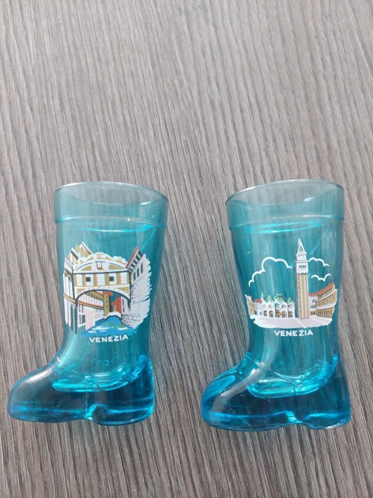 2 glazen in de vorm van een laars uit Italië uit Venetië, Ophalen, Gebruikt, Borrel- of Shotglas