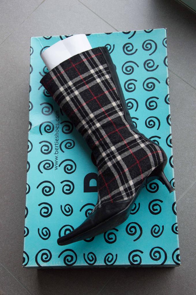 Laarzen schotse ruit, tartan, Verzenden, Zo goed als nieuw, Hoge laarzen