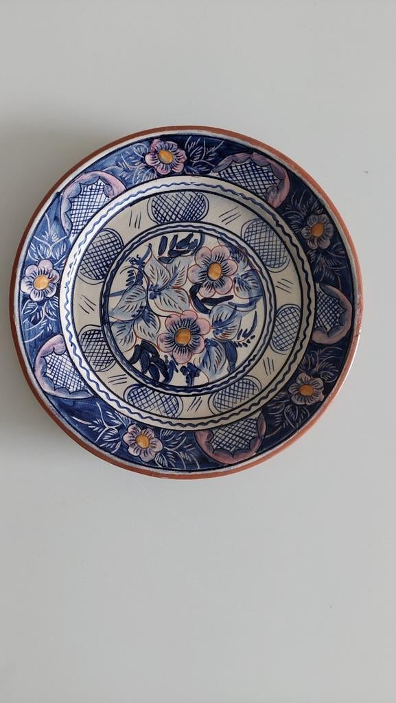 Prachtig bordje van rode klei - S.P. Corval Portugal, Antiek en Kunst, Antiek | Keramiek en Aardewerk, Ophalen of Verzenden