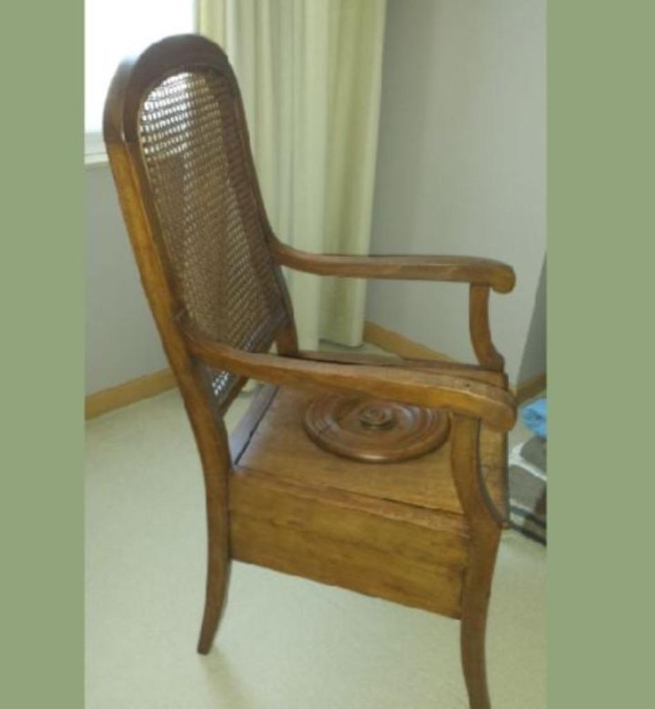 Fauteuil de toilette Louis Philippe, Enlèvement