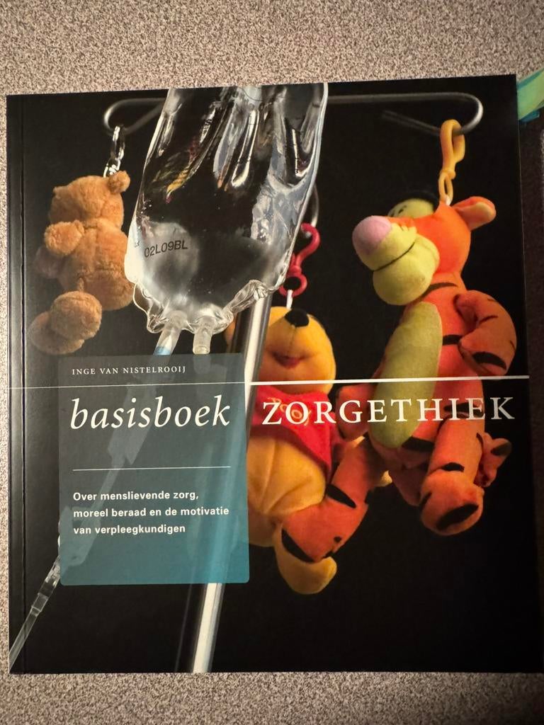 Basisboek zorgethiek, Boeken, Kunst en Cultuur | Beeldend, Nieuw, Ophalen
