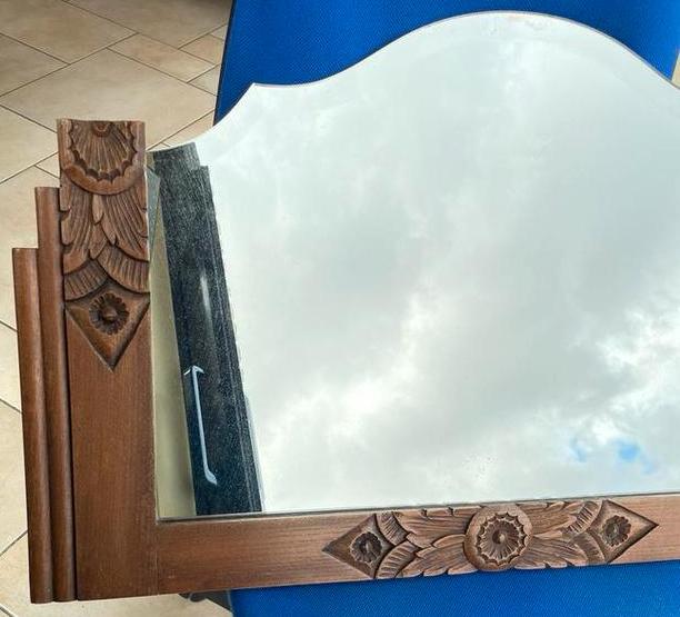 Miroir ancien dans un cadre en bois sculpté, Enlèvement ou Envoi