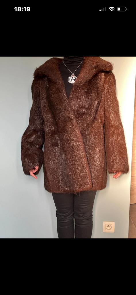 Veste en vraie fourrure prix négociable, Enlèvement, Comme neuf, Taille 38/40 (M), Autres couleurs