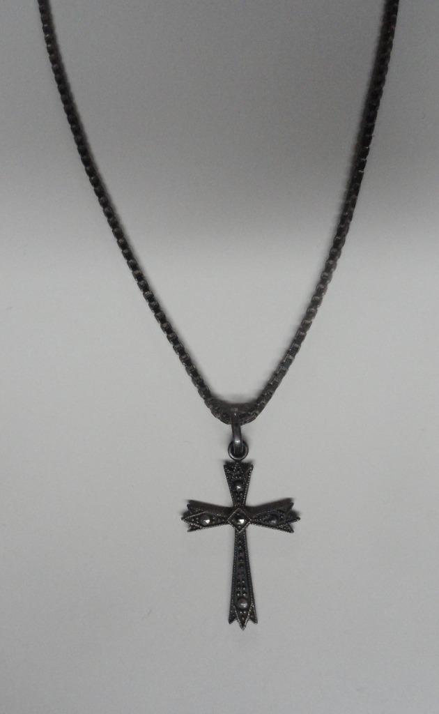 ketting met hanger in de kleur donkergrijs, Handtassen en Accessoires, Kettingen, Ophalen, Gebruikt, Grijs, Overige materialen