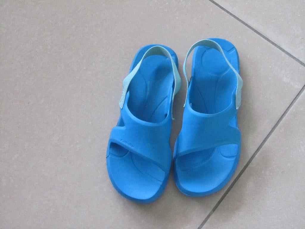 Nabaiji water/strand schoentjes maat 32-33, Kinderen en Baby's, Kinderkleding | Kinder-zwemkleding, Ophalen, Jongen, Zwemschoenen