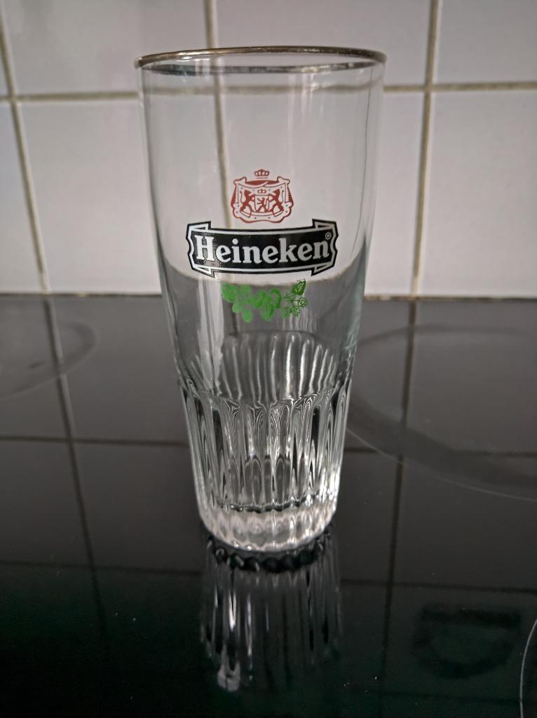 GLAS HEINEKEN TE KOOP, Ophalen of Verzenden, Zo goed als nieuw, Bierglas