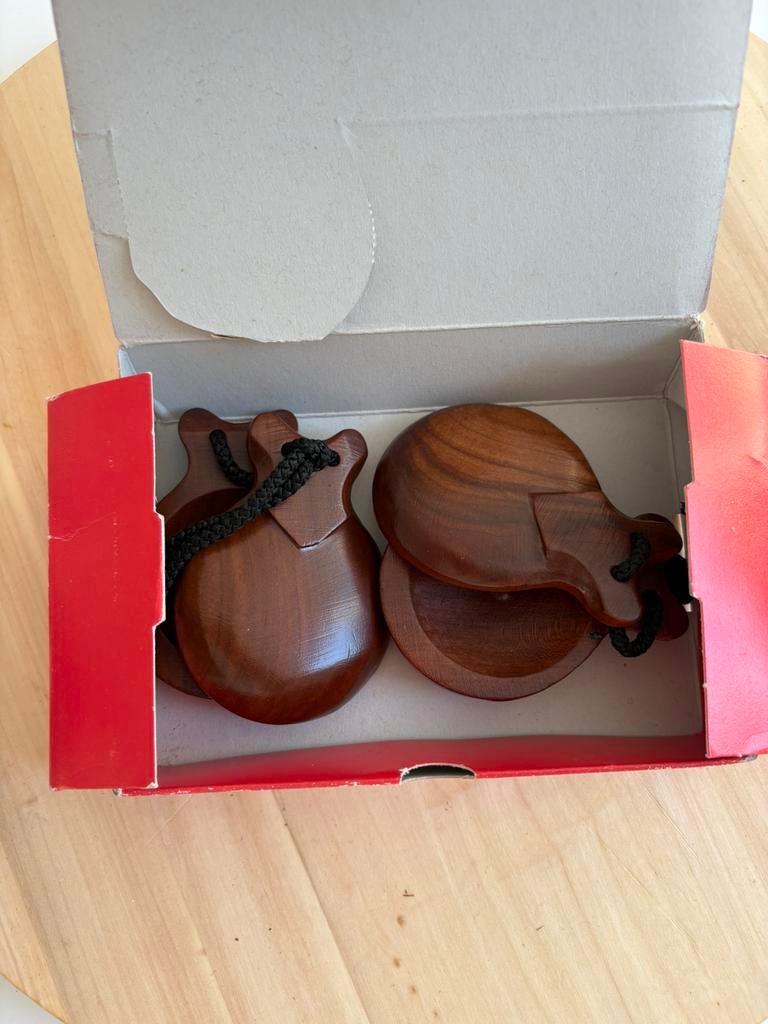Véritable Castagnettes, Enlèvement, Comme neuf
