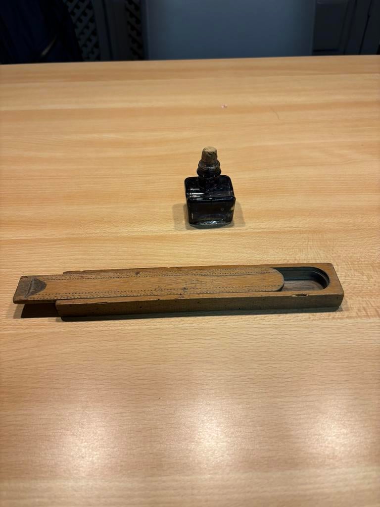 Zeer oude inktpenhouder met inktpot, Ophalen of Verzenden, Gebruikt