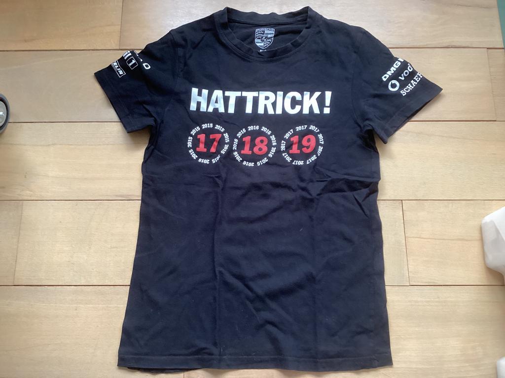 Porsche T-shirt Hattrick! (K1/2), Zwart, Ophalen of Verzenden, Porsche, Gedragen