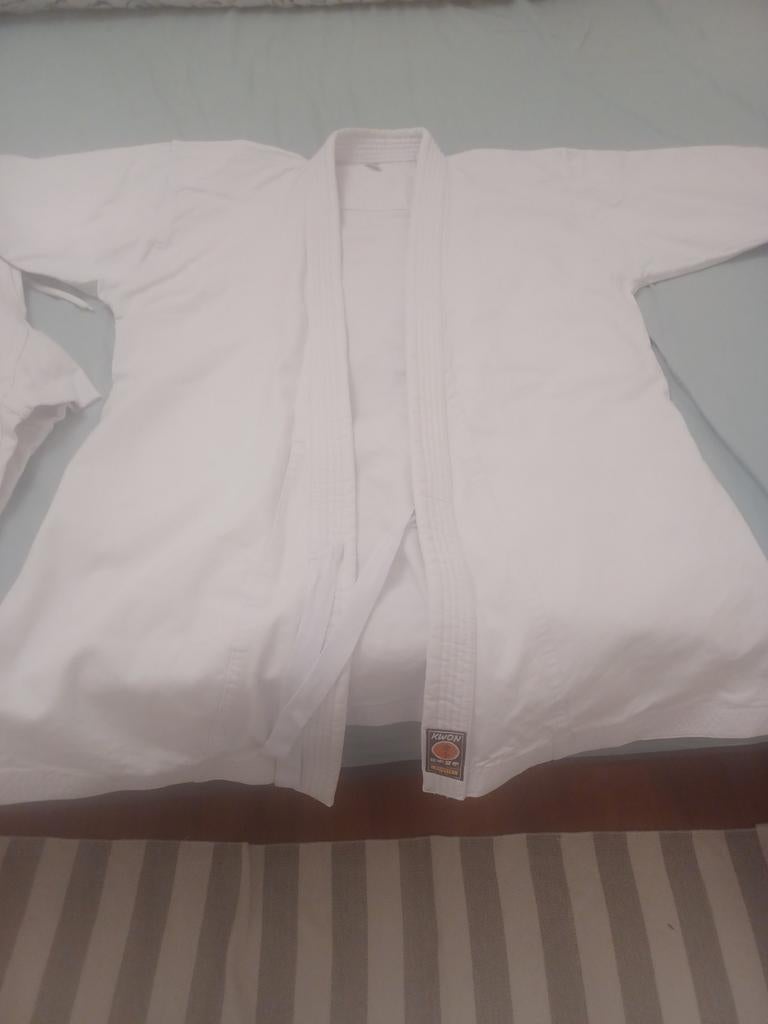 Kimono karaté  pour homme 1.80m marque Kwon, Ophalen, Gedragen