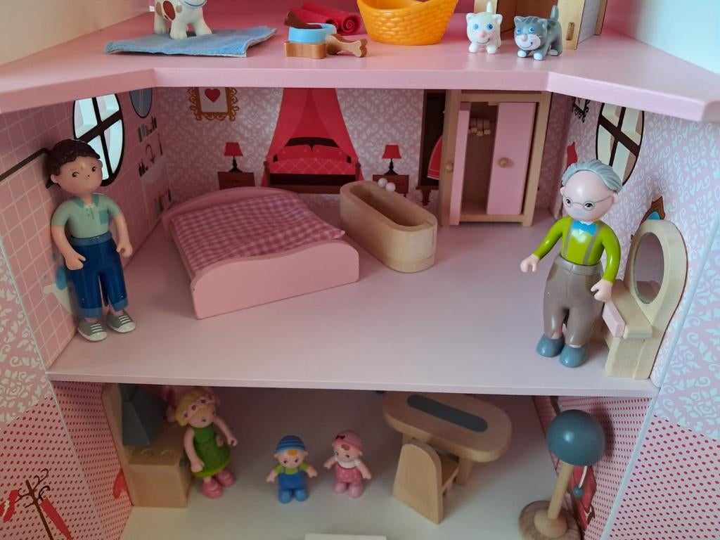 Houten Poppenhuis Janod + popjes Haba: zo goed als nieuw, Kinderen en Baby's, Speelgoed | Poppenhuizen, Zo goed als nieuw, Poppenhuis
