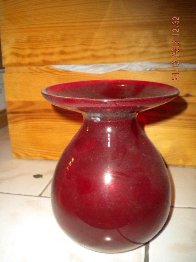 Rood vaas(je), Huis en Inrichting, Woonaccessoires | Vazen, Ophalen, Rood