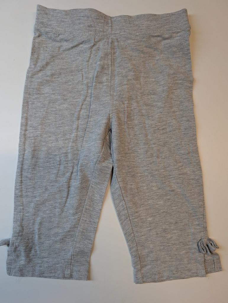 Licht grijs 3/4 legging met strikje voor 5-6 jaar, Kinderen en Baby's, Kinderkleding | Maat 110, Broek, Meisje, H&M, Ophalen of Verzenden