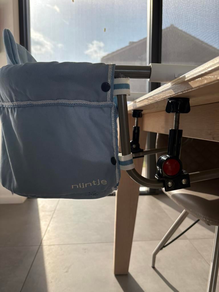 Rétro bleu clair Fauteuil suspendu de table bébé - Miffy, Enfants & Bébés, Enfants & Bébés Autre, Utilisé, Enlèvement