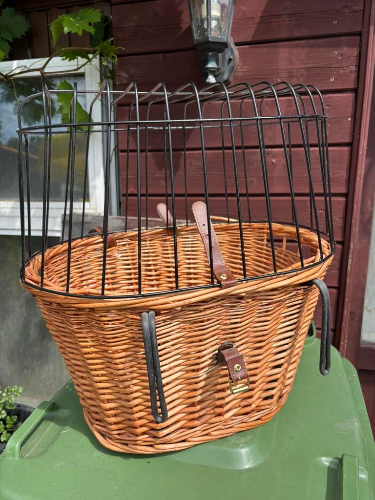 Fietsmand voor de hond of kat voor op het stuur, Ophalen, Fietsmand