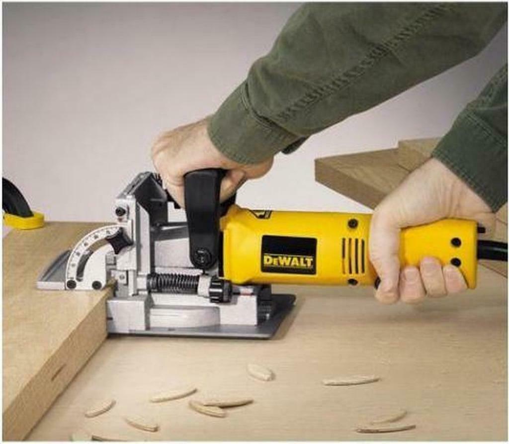 Te huur: Lamellenfrees Dewalt DW682K, Doe-het-zelf en Bouw, Ophalen, Lamellenfrees