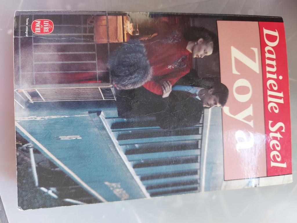Danielle Steel - Zoya, Enlèvement, Comme neuf, Danielle Steel
