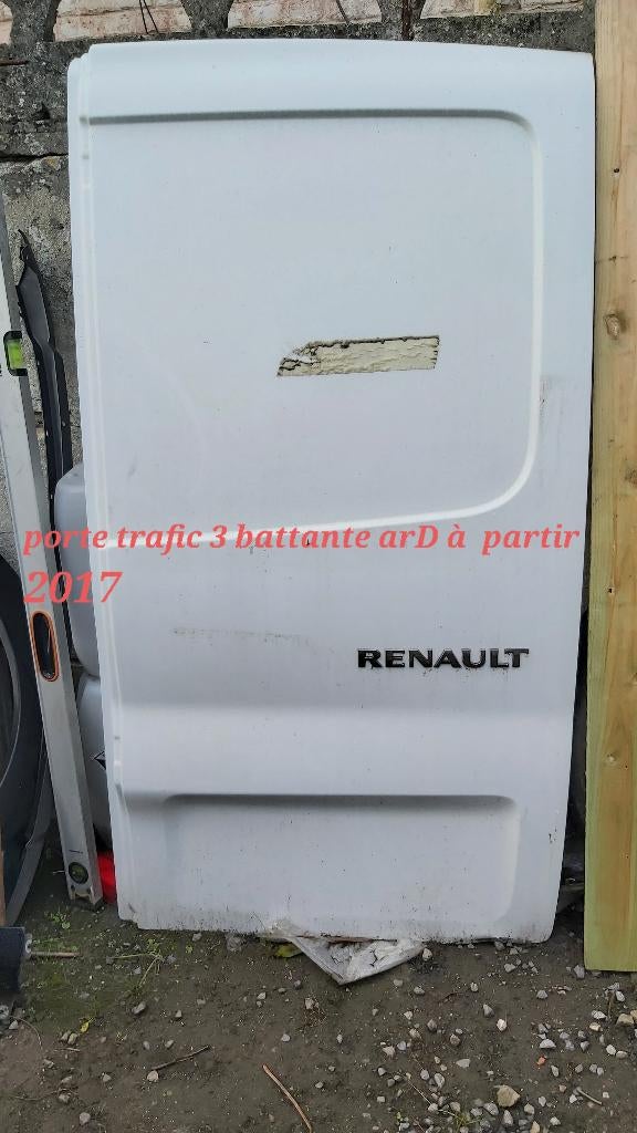 Porte trafic 3 battante AR D à partir de 2017., Enlèvement, Renault