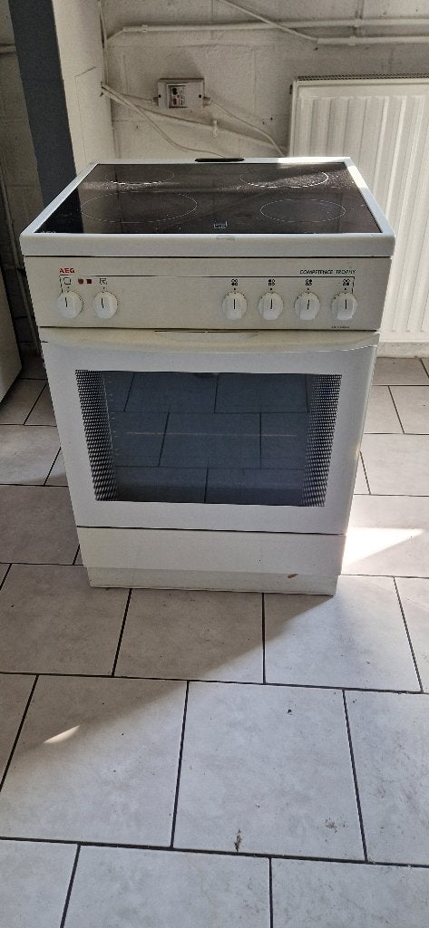 Cuisinière AEG 5003V-W Trophy, Electroménager, 4 zones de cuisson, Céramique, Enlèvement, Utilisé