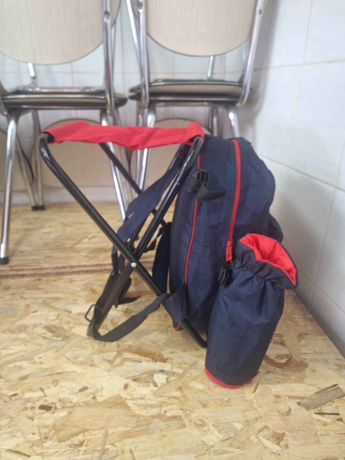 stoelen met tas, Ophalen
