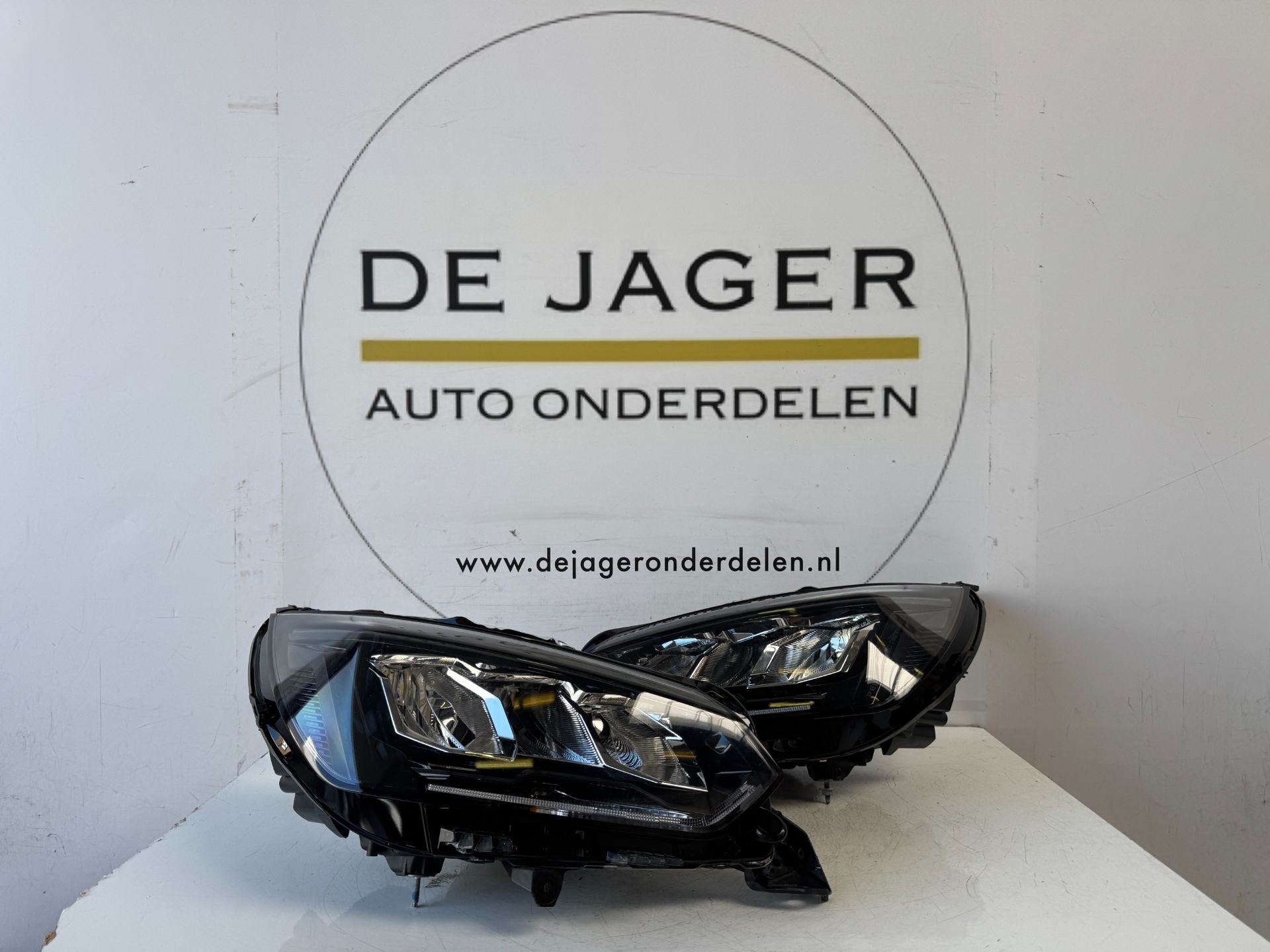 PEUGEOT 208 II 2008 II LED KOPLAMPEN 9855524680 9833036180, Taurusavenue 1
2132 LS  Hoofddorp, NL, Gebruikt, Contact.group@renault.com