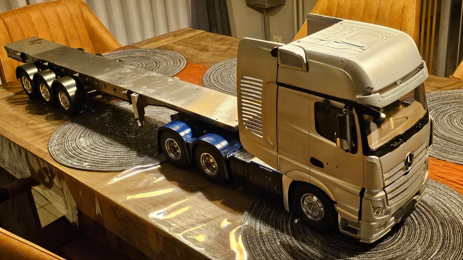 Tamiya truck Mercedes Actros 6x4 met carson trailer 1/14 rc, Ophalen