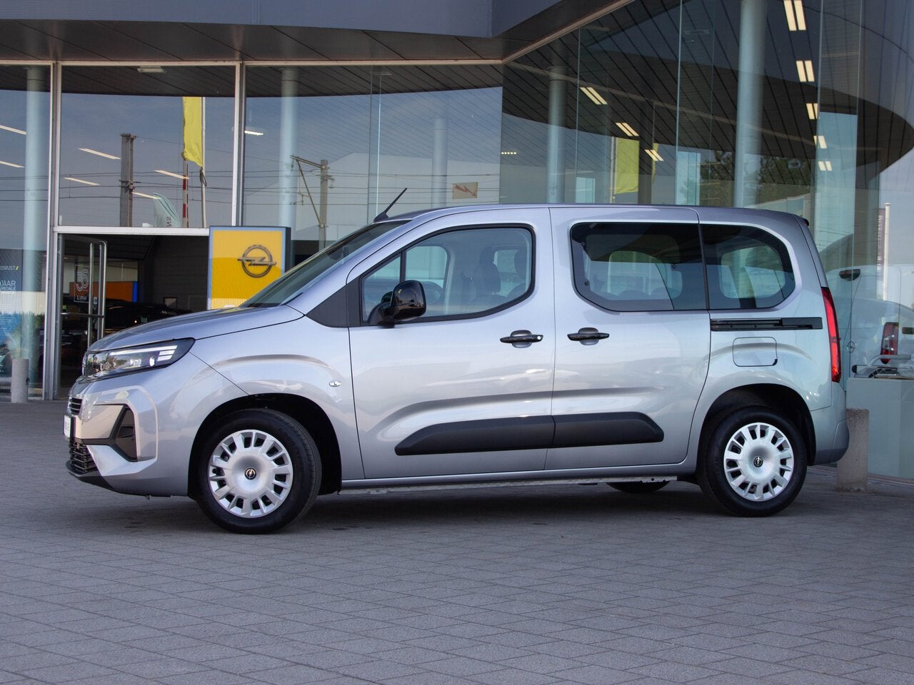 Opel Combo Life L1 1.5 Turbo D 100PK |GPS|CAMERA|, Auto's, Opel, 0 kg, Monovolume, Parkeersensor, 4 cilinders