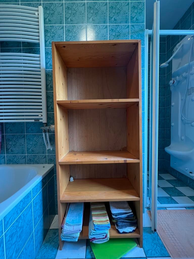 Étagère en bois rideau inclus, Ophalen, Zo goed als nieuw