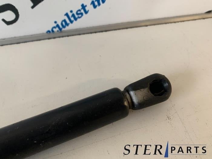 Amortisseur capot moteur gauche d'un Mercedes E-Klasse, 3 mois de garantie, Utilisé, -, -