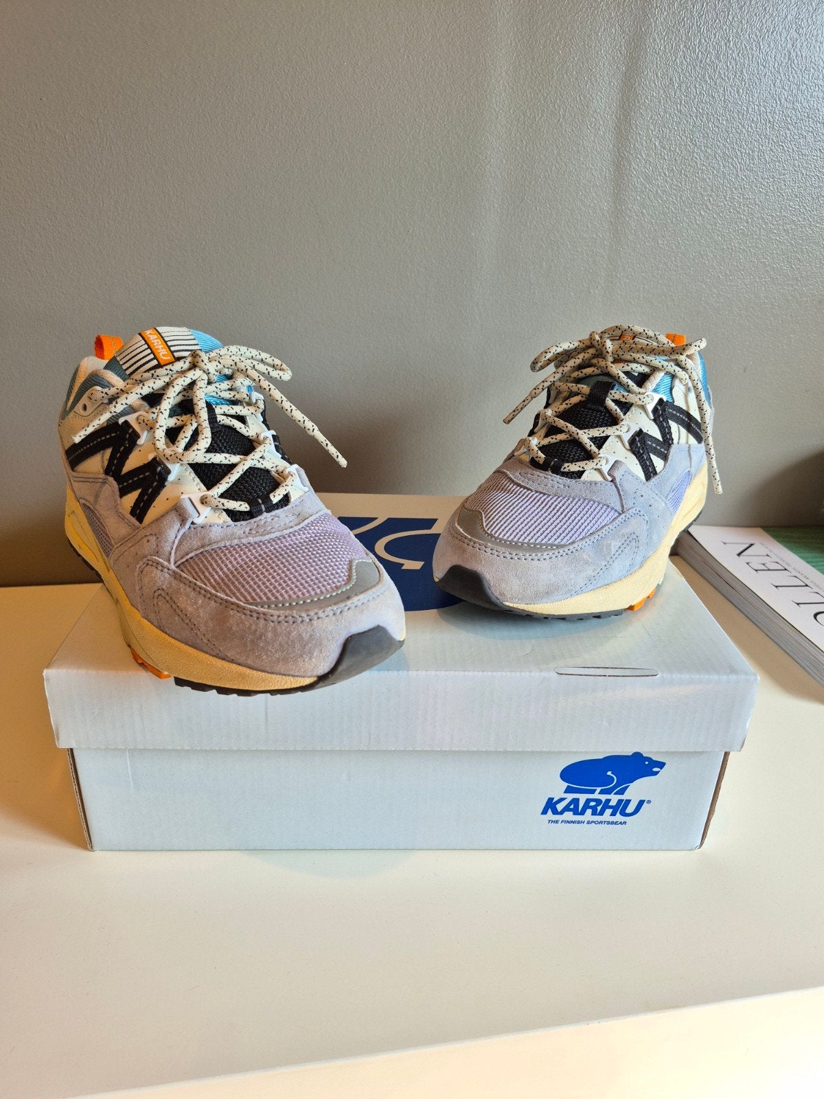 Baskets Karhu Fusion 2.0 Blue Fog Jet Black Taille 39, Sports & Fitness, Course, Jogging & Athlétisme, Enlèvement ou Envoi, Comme neuf