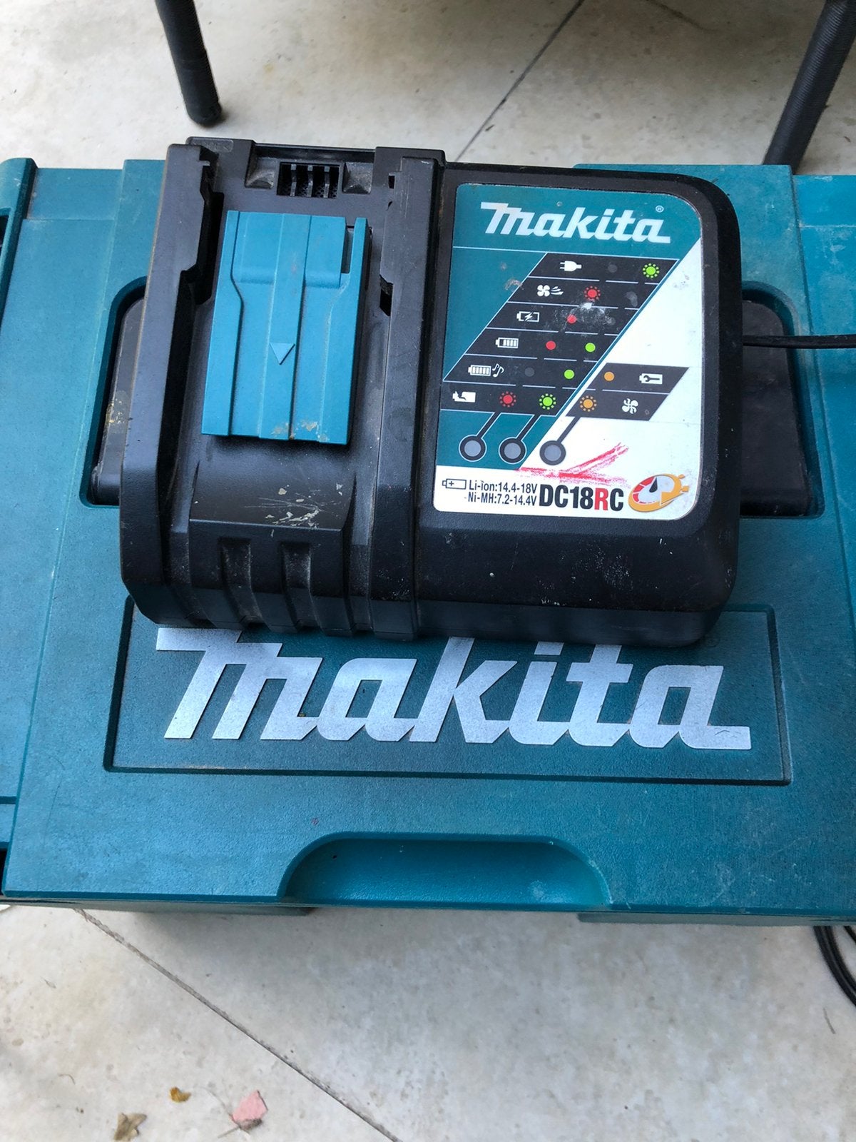 Chargeur batterie Makita, Enlèvement ou Envoi, Comme neuf
