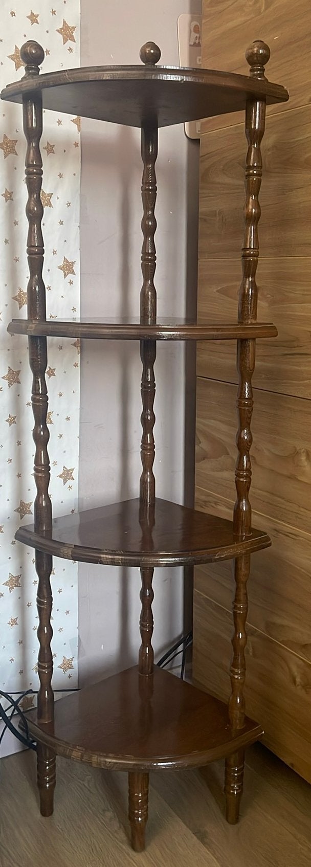 Sellette / Étagère de coin rétro en bois tourné 70s, Enlèvement