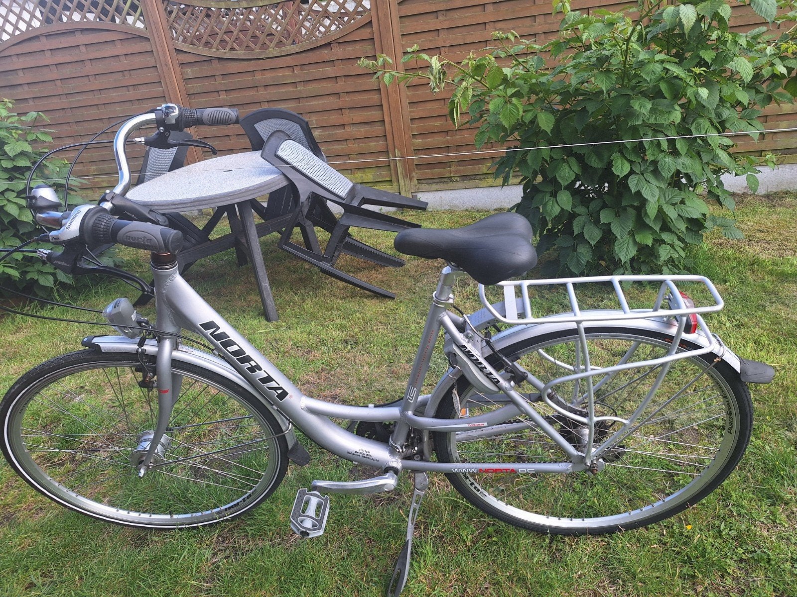 dames fiets, Ophalen