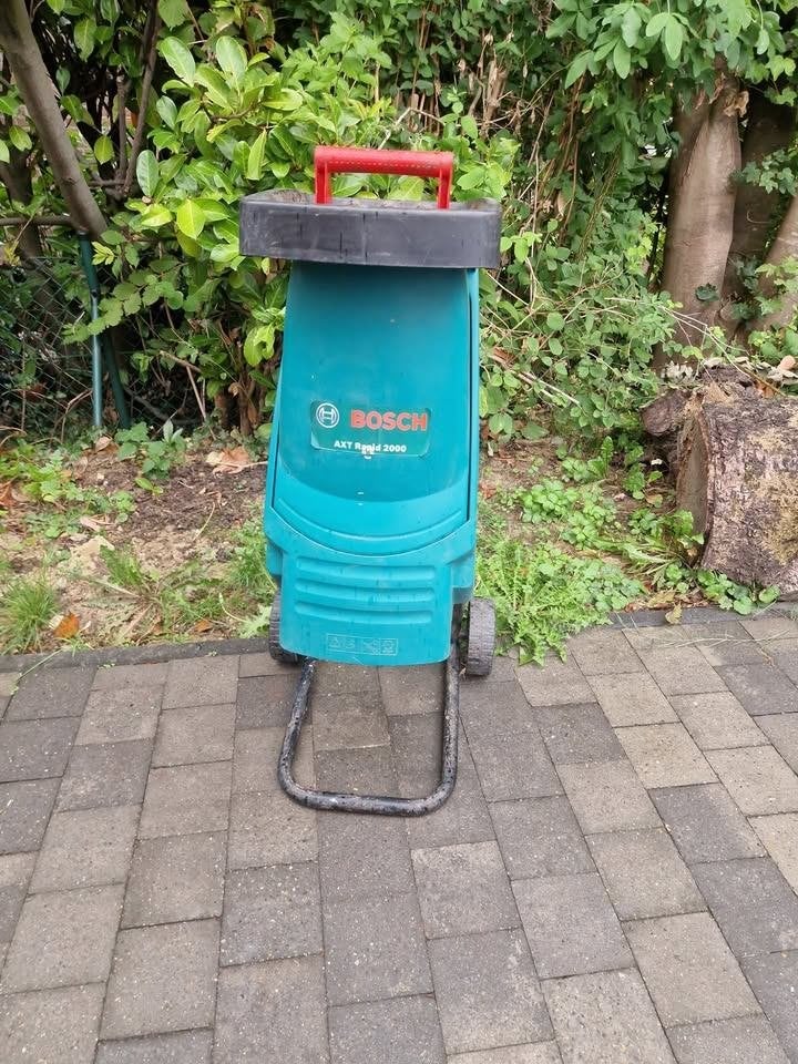 Bosch AXT Rapid 2000 Broyeur de végétaux, Enlèvement, Utilisé, Électrique, BOSCH