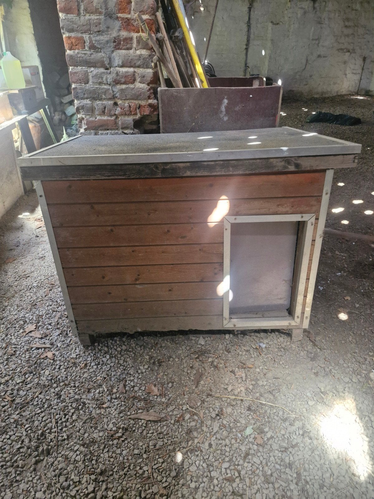 Houten Honden Hok, Ophalen